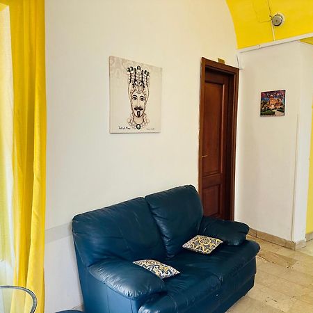 ホテル Casa Vittoria パレルモ エクステリア 写真