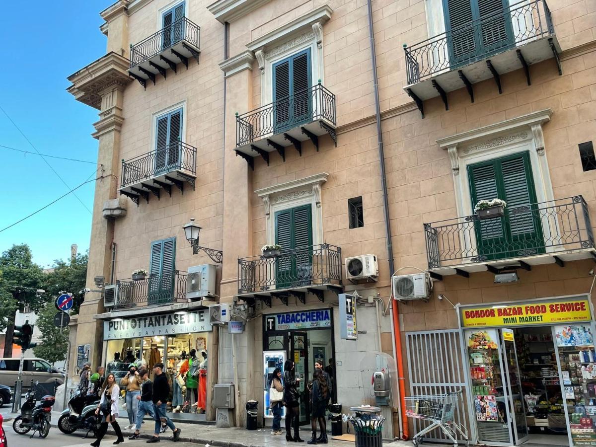 ホテル Casa Vittoria パレルモ エクステリア 写真