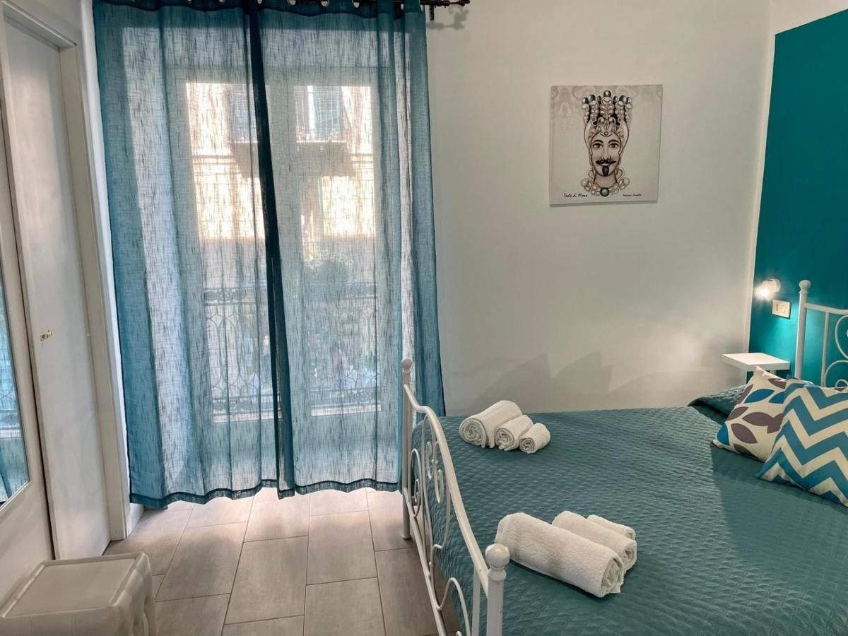 ホテル Casa Vittoria パレルモ エクステリア 写真