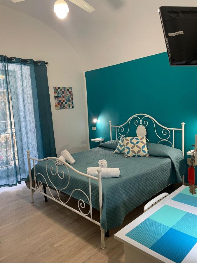 ホテル Casa Vittoria パレルモ エクステリア 写真