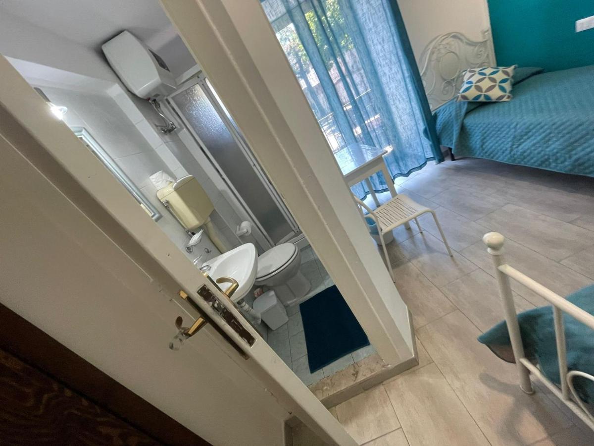 ホテル Casa Vittoria パレルモ エクステリア 写真