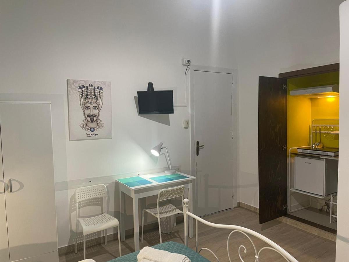 ホテル Casa Vittoria パレルモ エクステリア 写真